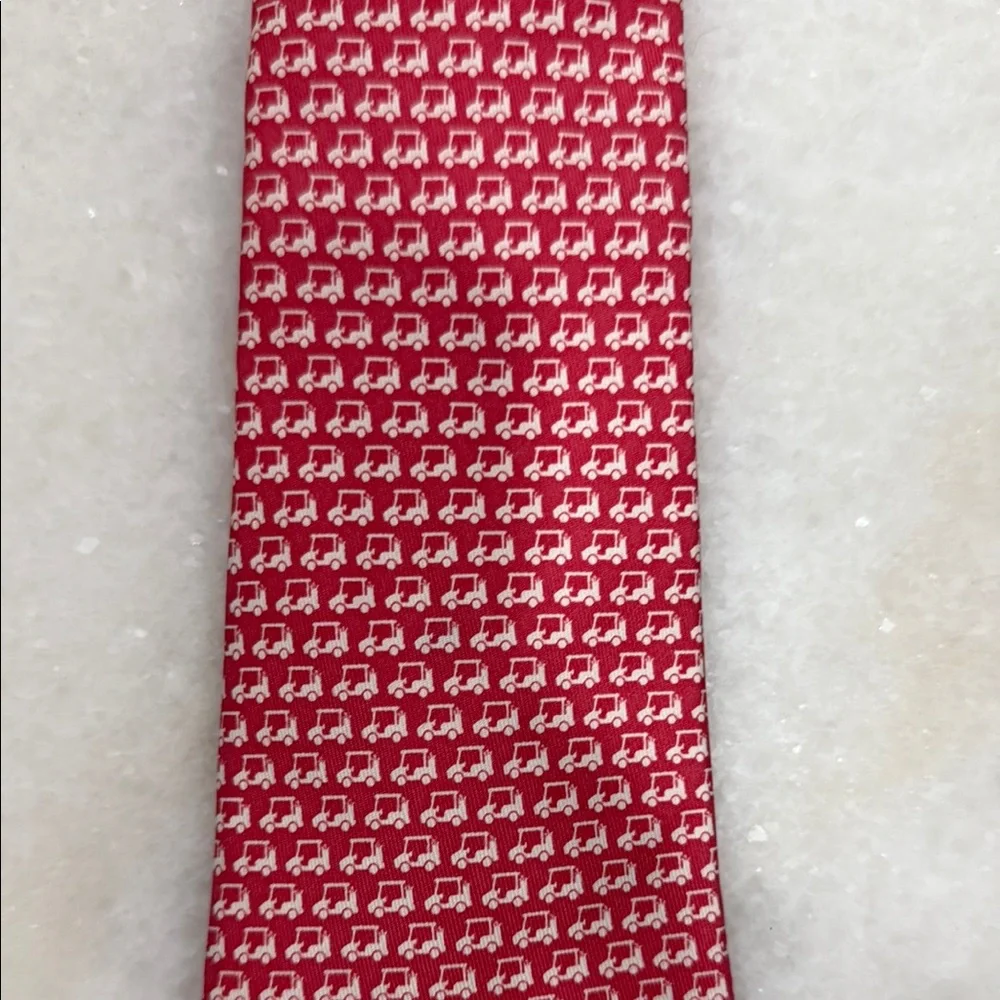 Vineyard Vines this elegant